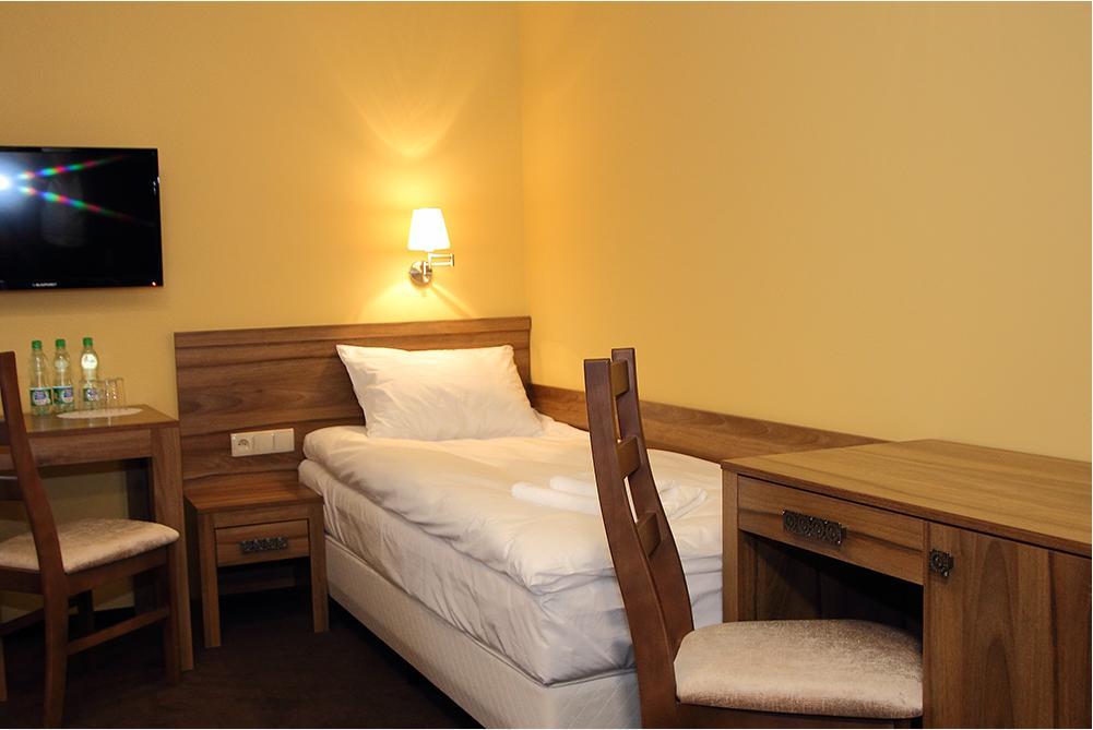 Hotel Ambasada Krobia Phòng bức ảnh