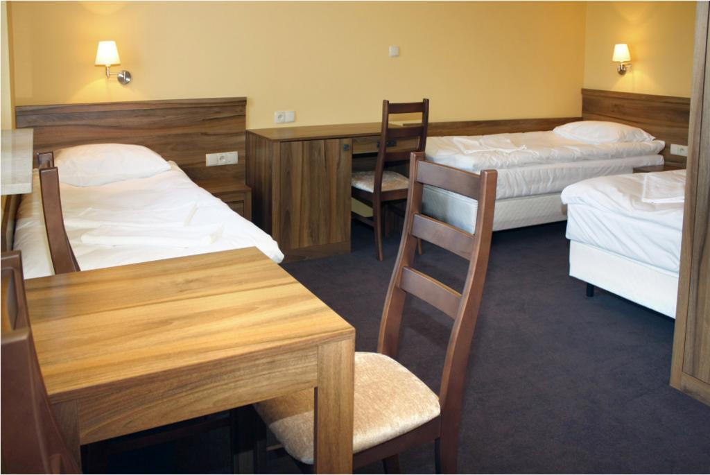 Hotel Ambasada Krobia Phòng bức ảnh