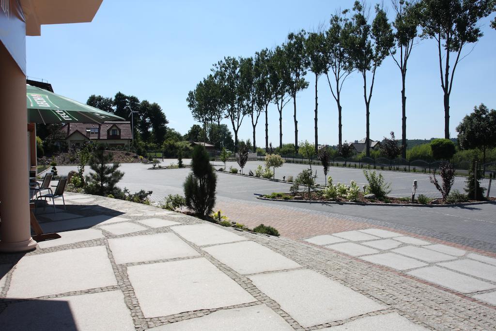 Hotel Ambasada Krobia Ngoại thất bức ảnh